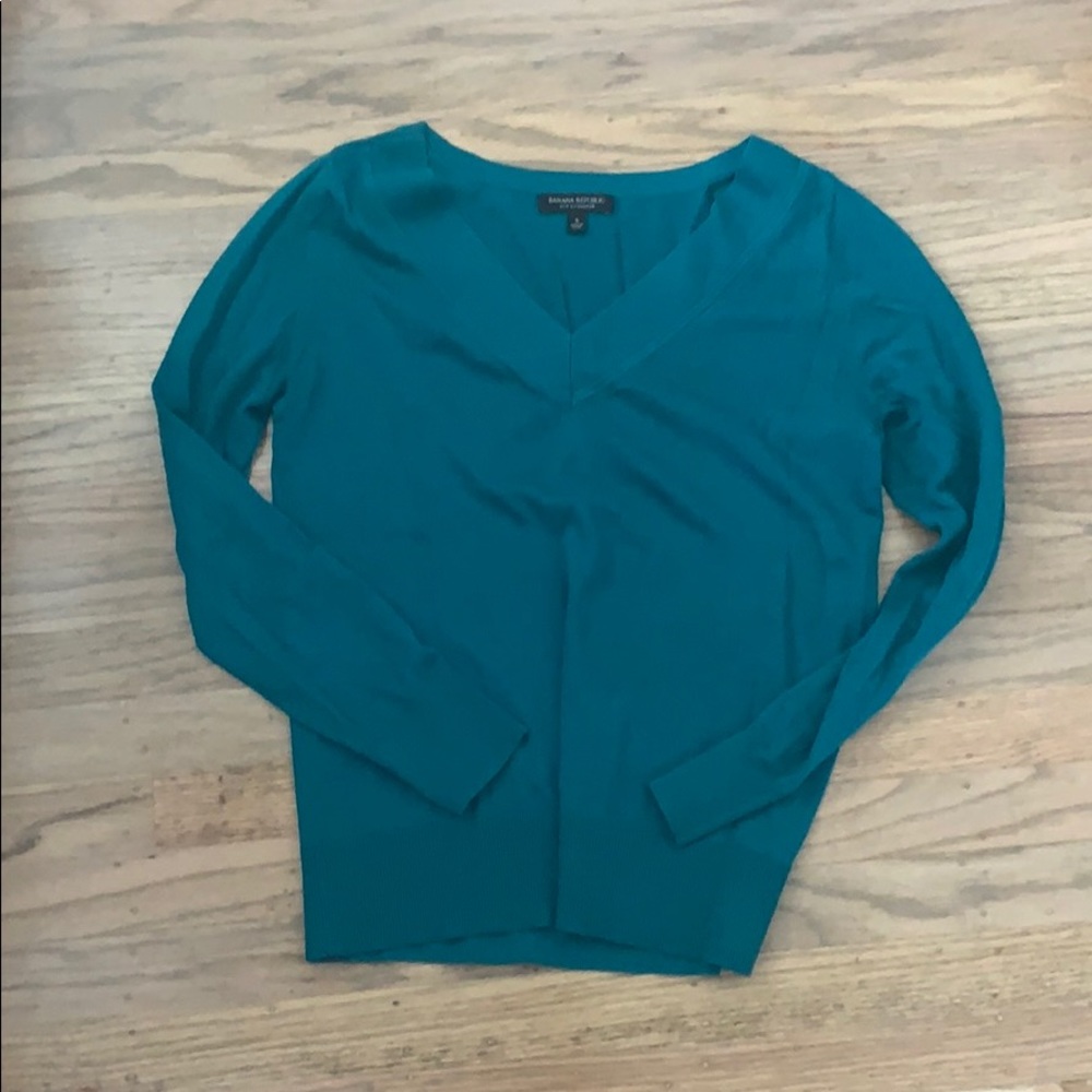 Washable silk-cashmere v-neck sweater small